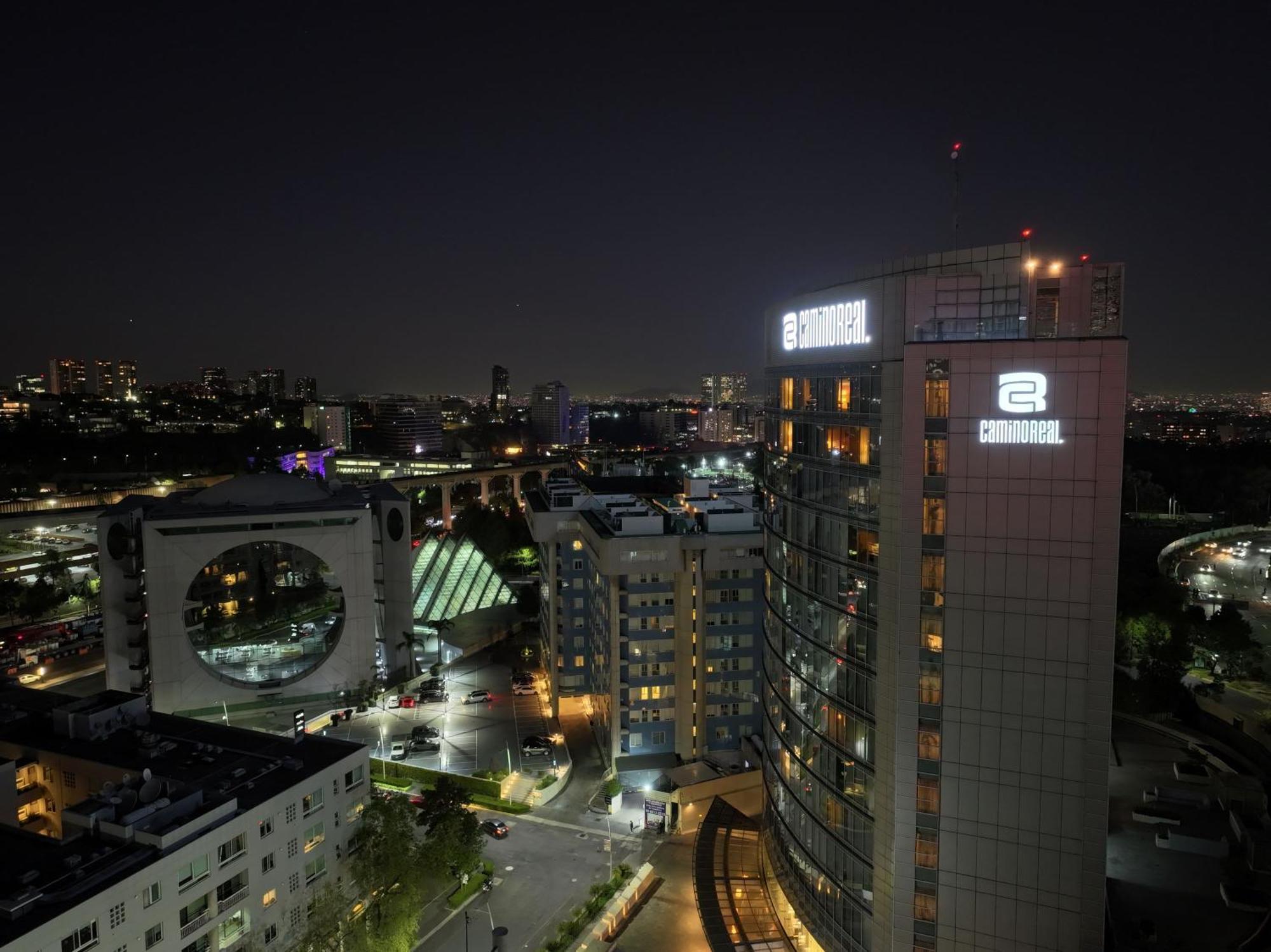 Camino Real Santa Fe Hotel Mexico City Exterior photo View of the complex at night